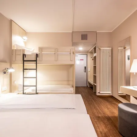 Coffee Fellows Sued Motel Irschenberg