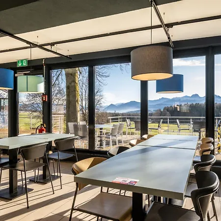 Motel Coffee Fellows Sued 3*