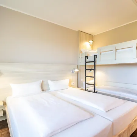 Coffee Fellows Sued Motel Irschenberg