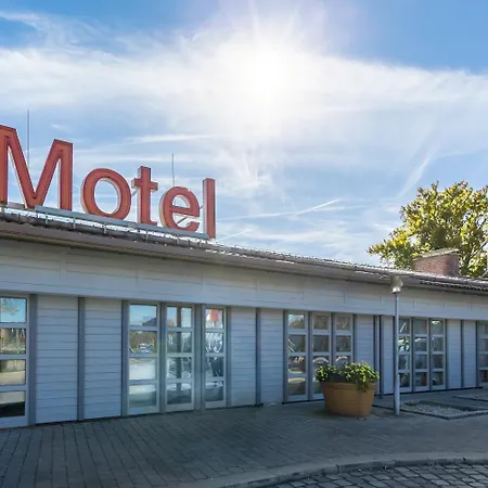 Coffee Fellows Sued Motel 3*