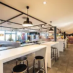 モーテル Coffee Fellows Sued