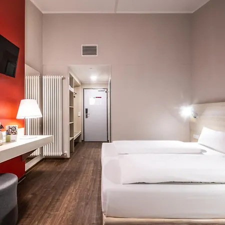 Coffee Fellows Sued Motel