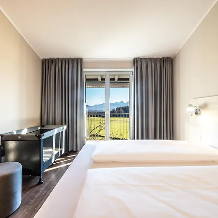 Motel Coffee Fellows Sued Irschenberg