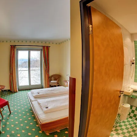 Coffee Fellows Sued Motel 3*