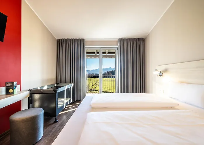 Motel Coffee Fellows Sued Irschenberg